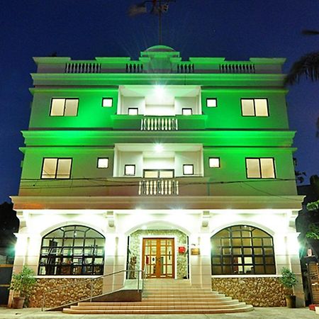 El Haciendero Private Hotel Iloilo City Dış mekan fotoğraf