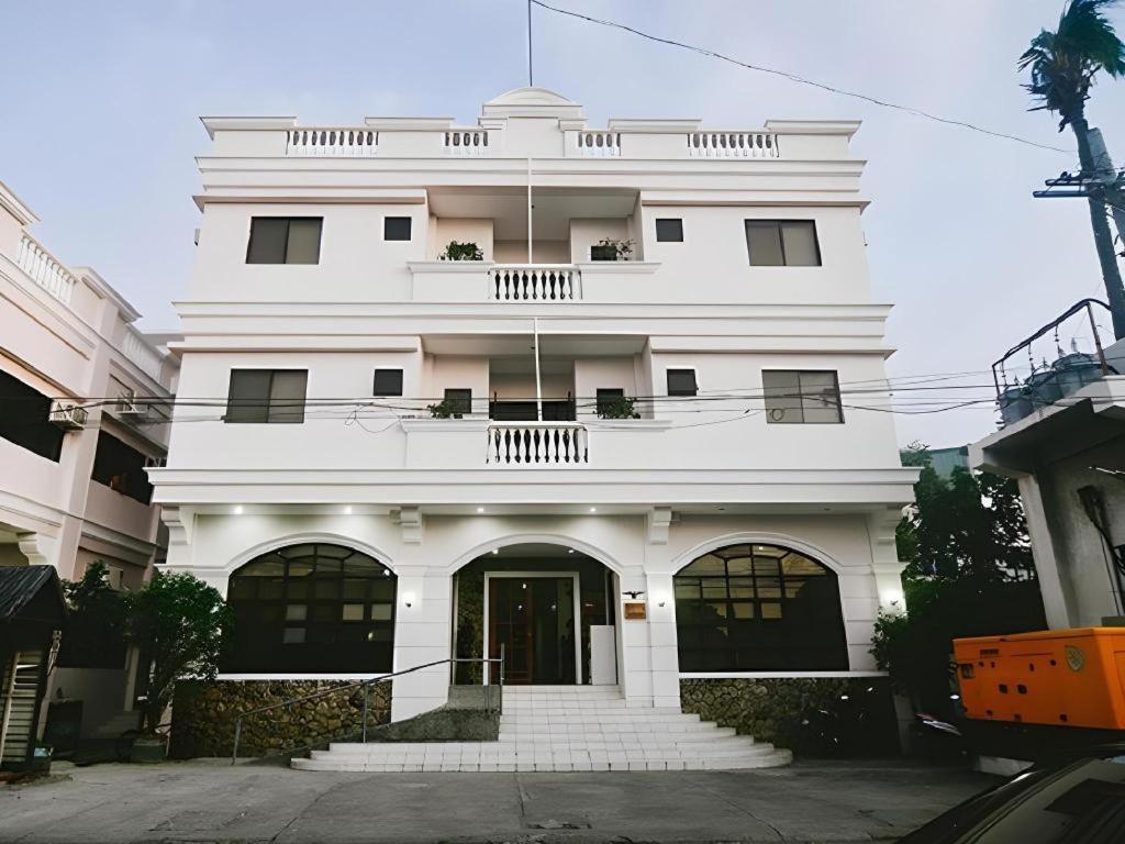 El Haciendero Private Hotel Iloilo City Dış mekan fotoğraf