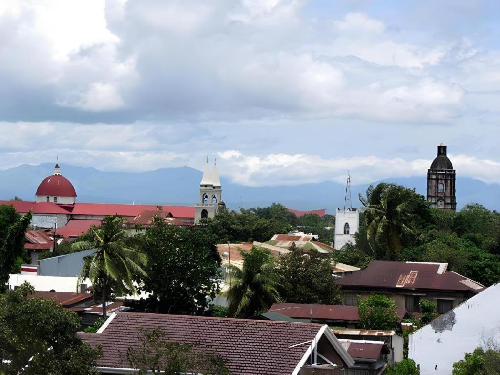 El Haciendero Private Hotel Iloilo City Dış mekan fotoğraf