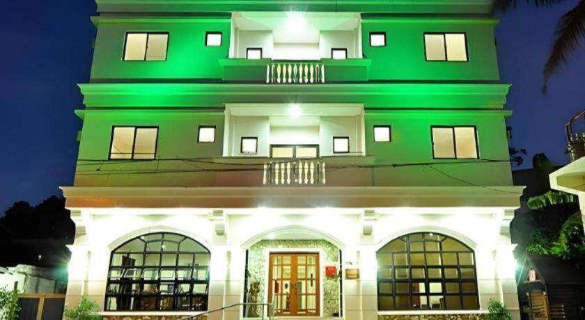 El Haciendero Private Hotel Iloilo City Dış mekan fotoğraf