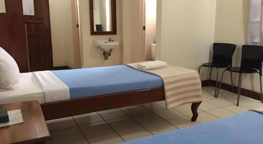 El Haciendero Private Hotel Iloilo City Dış mekan fotoğraf