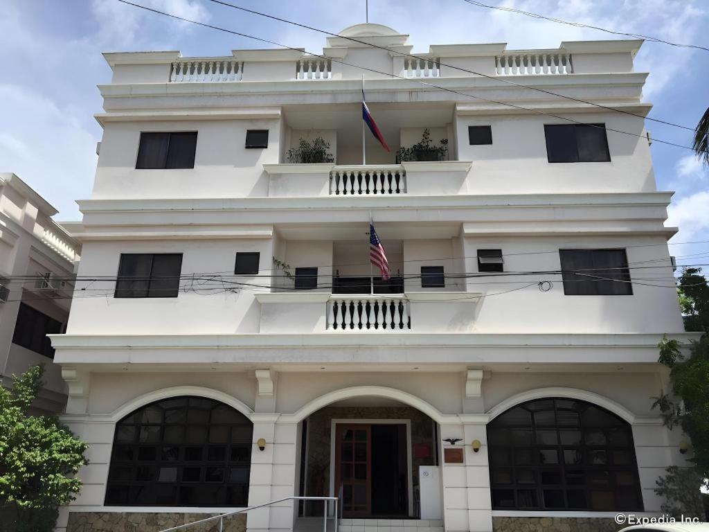 El Haciendero Private Hotel Iloilo City Dış mekan fotoğraf